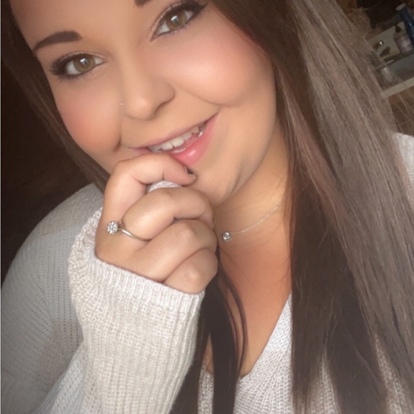 Meet your Posher, Chloe - Picture 4 of 4